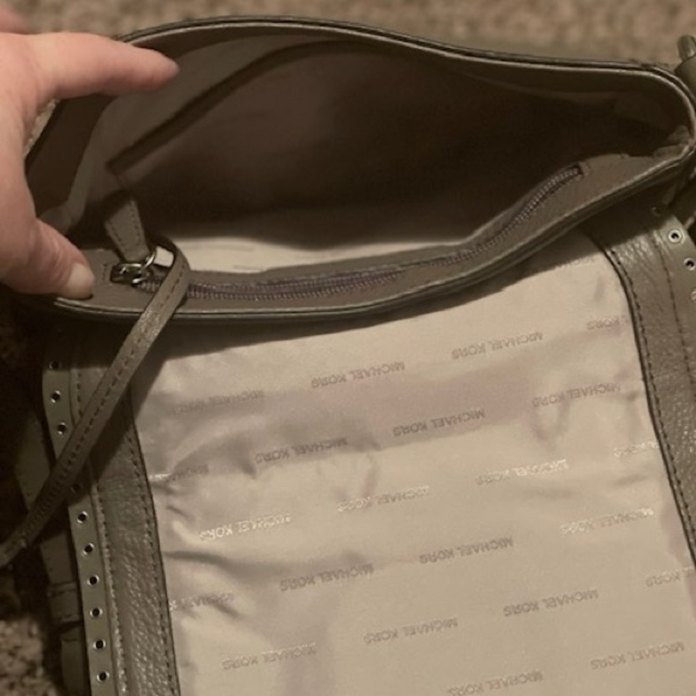 Michael Kors crossbody bag and small wallet - Picture 4 of 8